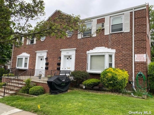 #1 photo, 71-02 260 Avenue, Glen Oaks , NY 11004