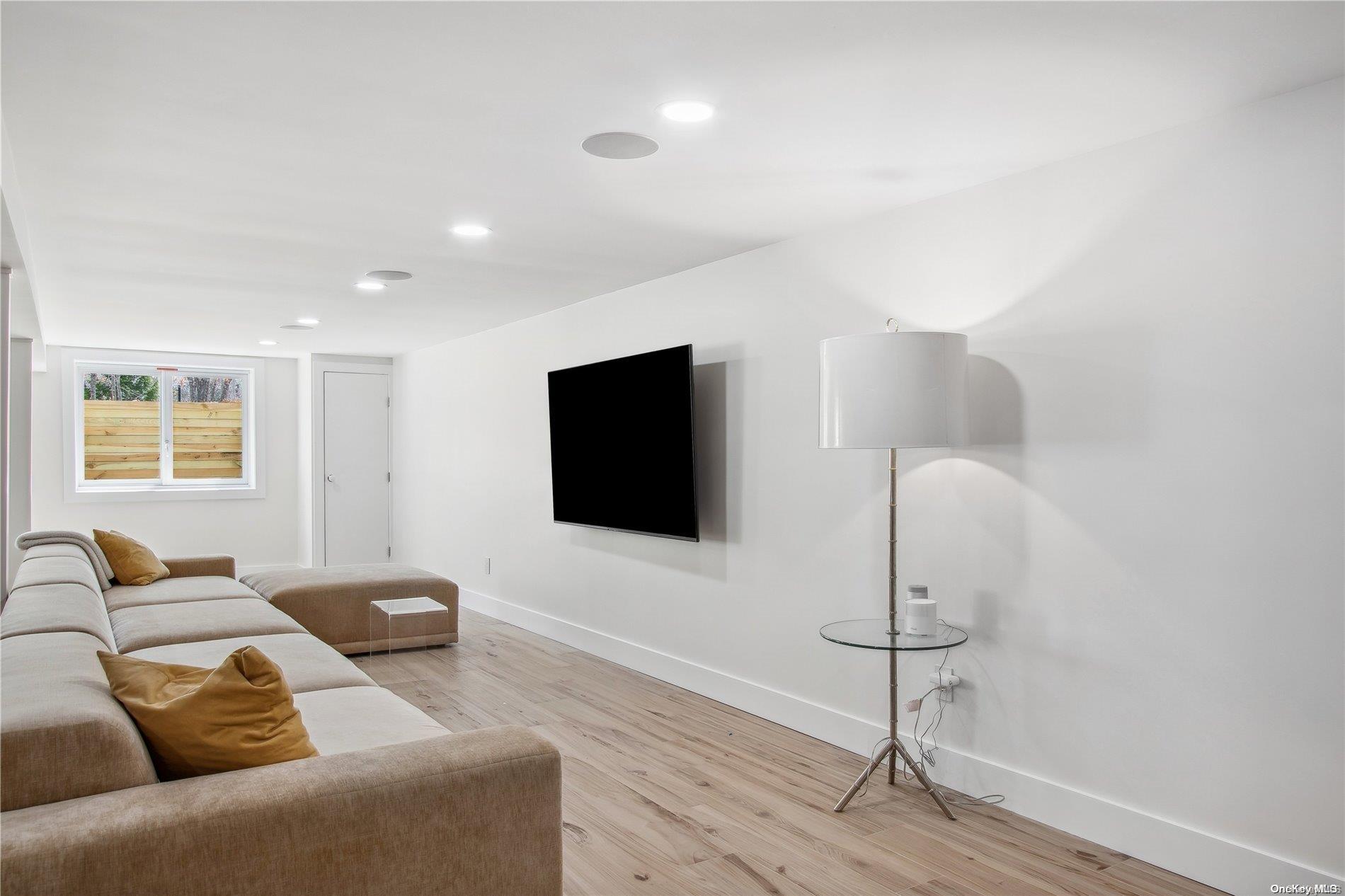 #19 photo, 8 Deer Path, सफ़ोक काउंटी Quogue , NY 11959