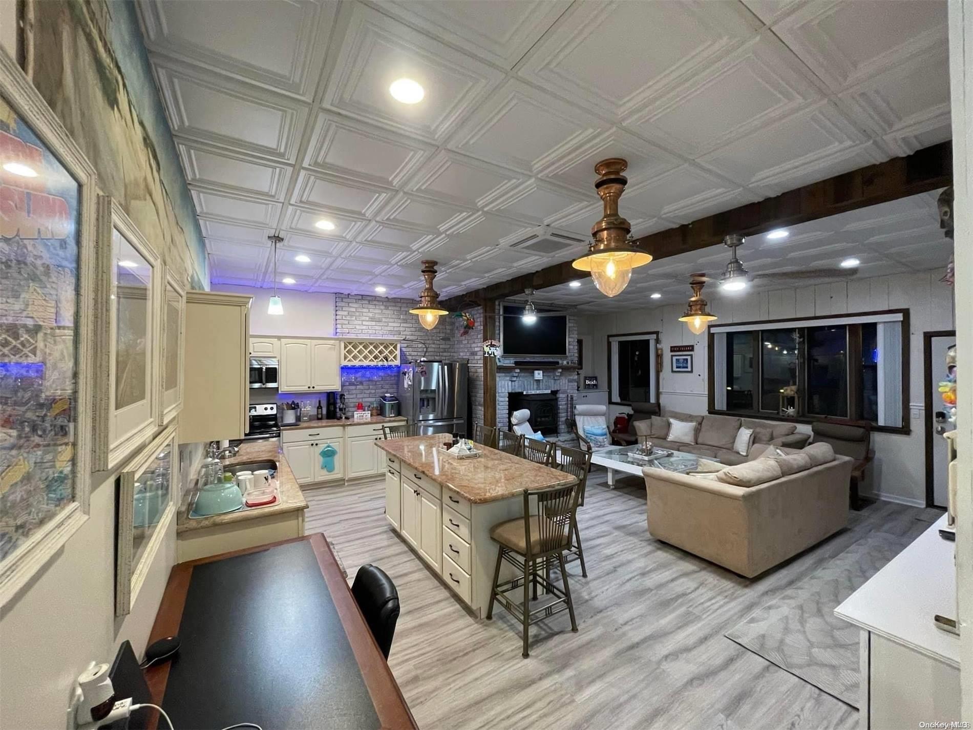 #2 photo, 7 Dehnhoff Walk, Ocean Beach , NY 11770