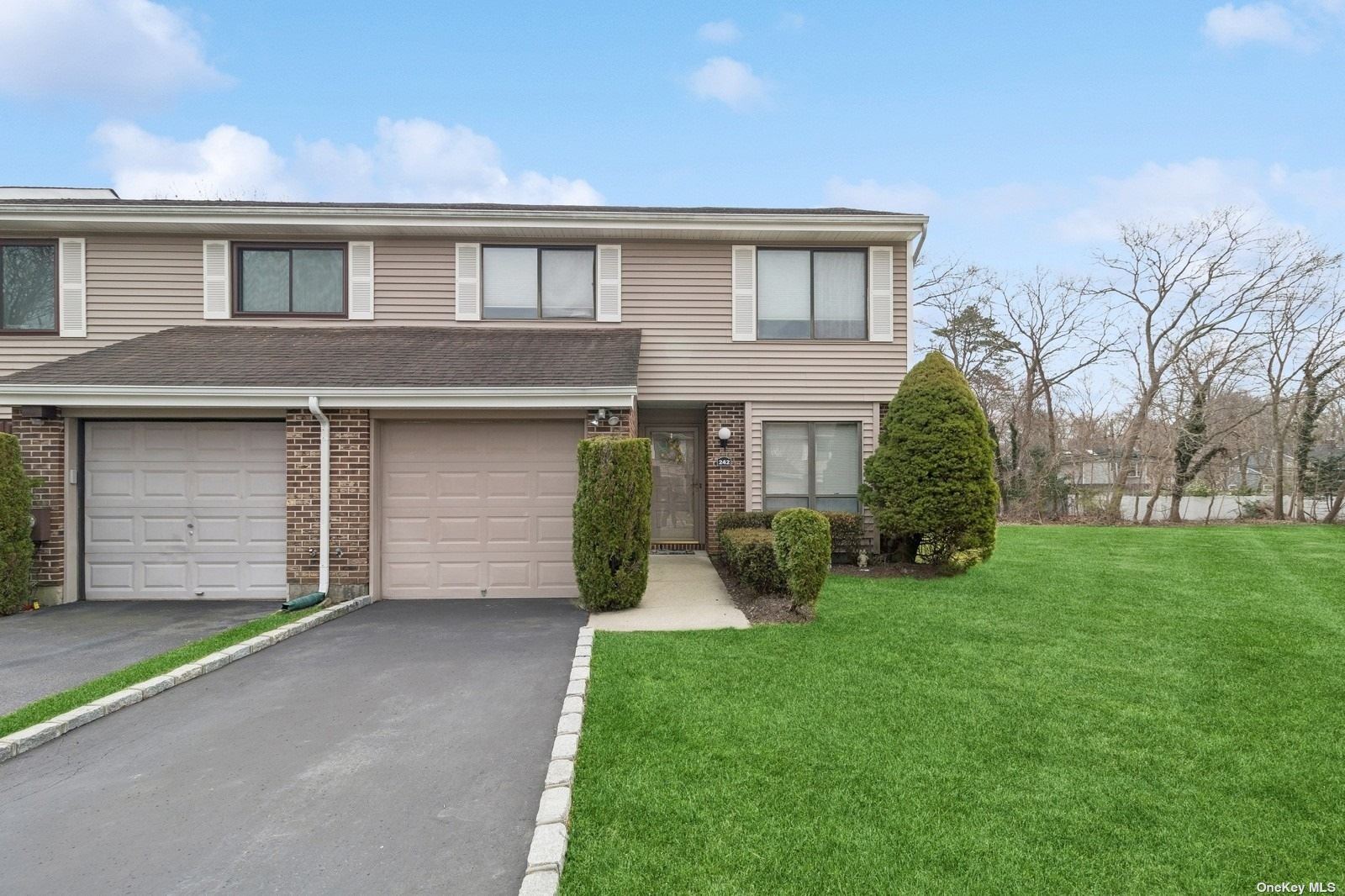 #1 photo, 242 Pond View Lane, Smithtown , NY 11787