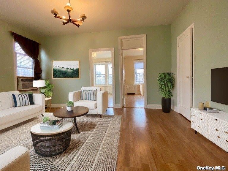 #4 photo, 71-47 Myrtle Avenue, কুইন্‌স Glendale , NY 11385