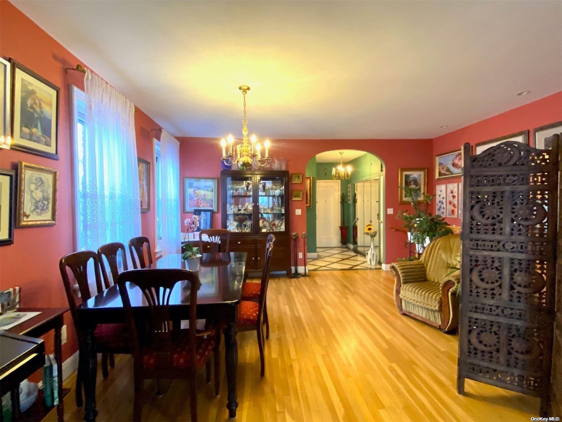 #6 photo, 71-47 Myrtle Avenue, কুইন্‌স Glendale , NY 11385