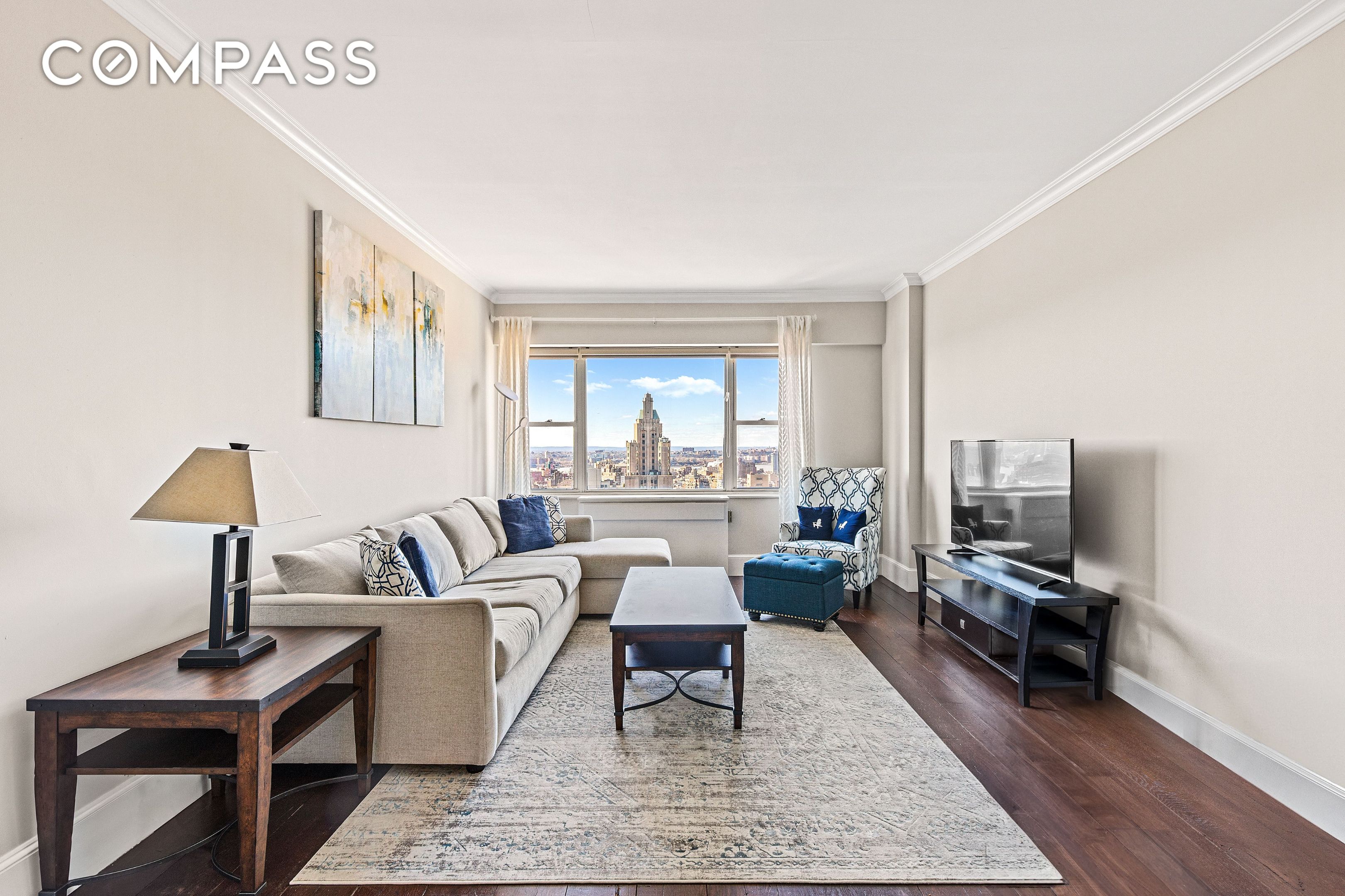 #1 photo, 60 E 8th Street, 맨해튼 Greenwich Village , NY 10003