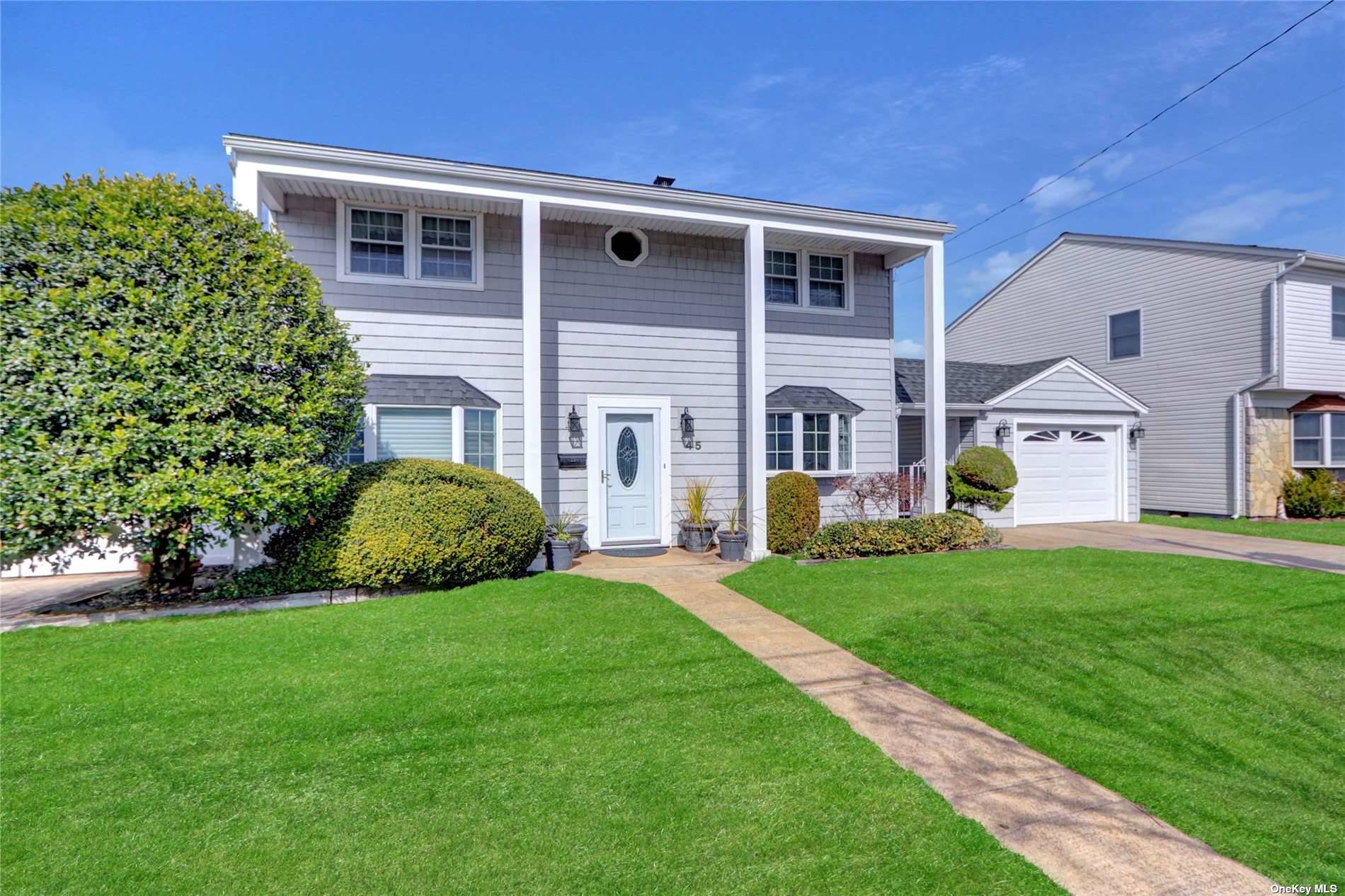 #1 photo, 45 Cleveland Place, ナッソー郡 Massapequa , NY 11758