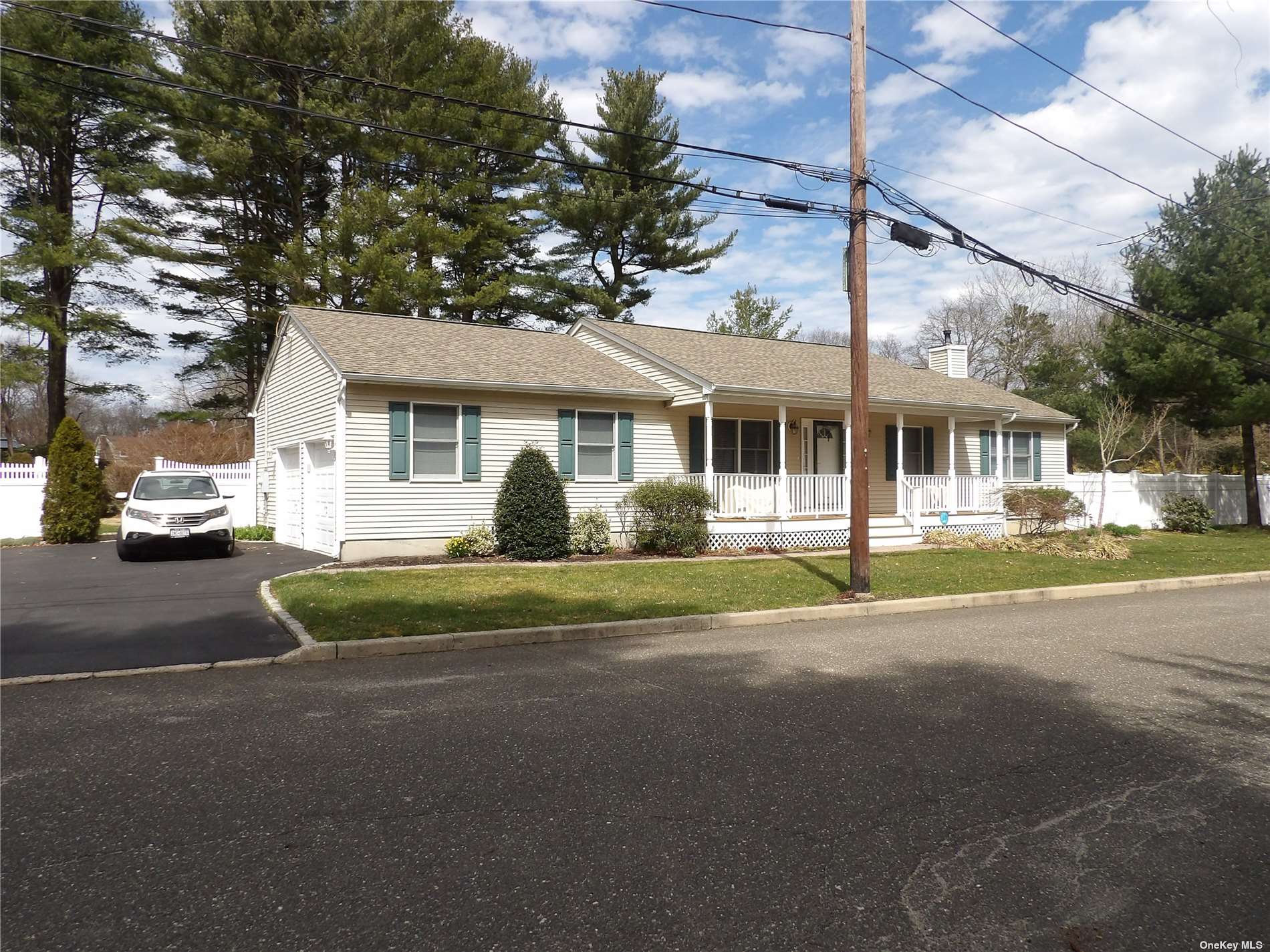 #1 photo, 3 Knolltop Drive, 东长岛 Nesconset , NY 11767