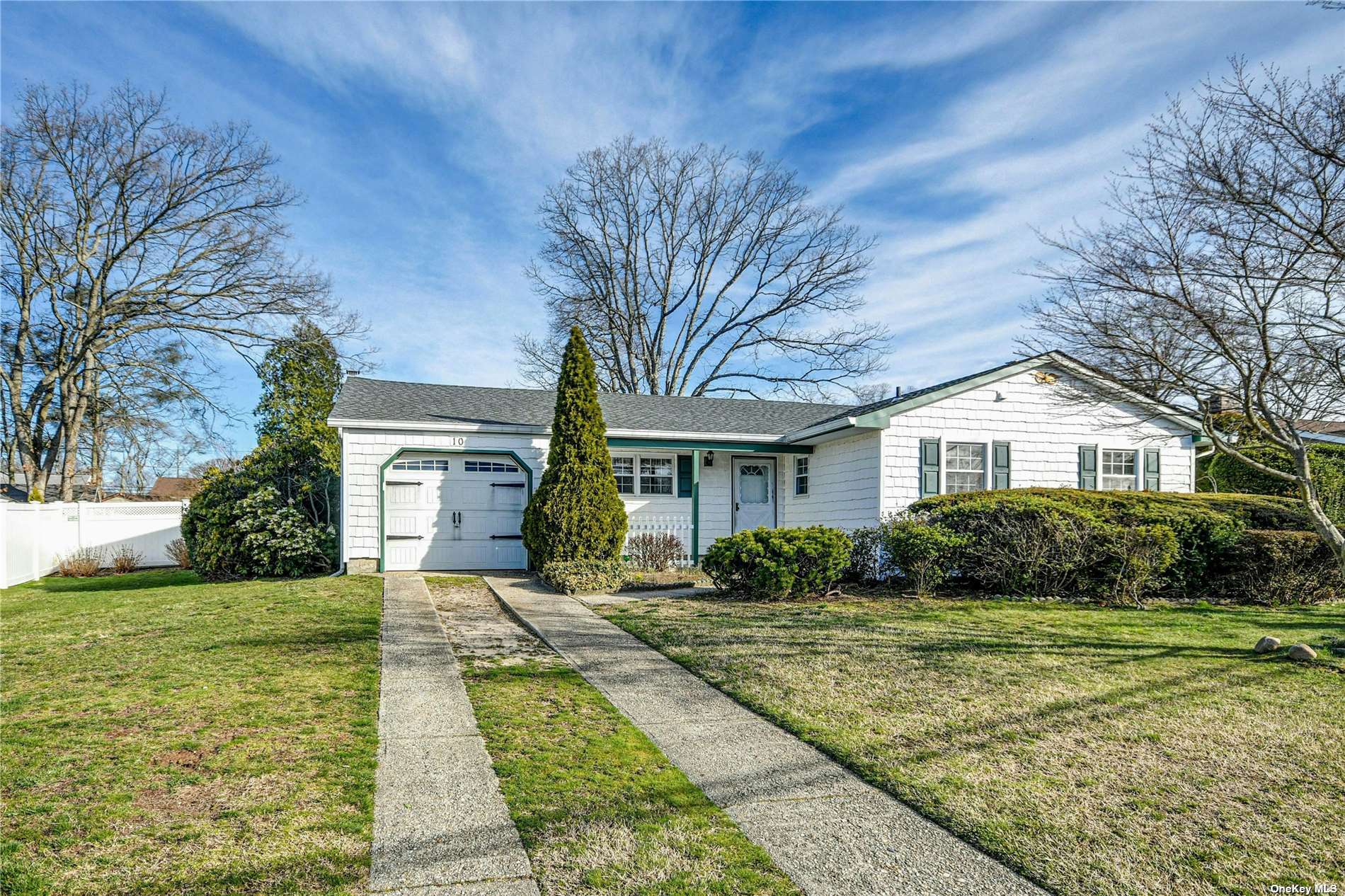 #1 photo, 10 Hollings Drive, Deer Park , NY 11729