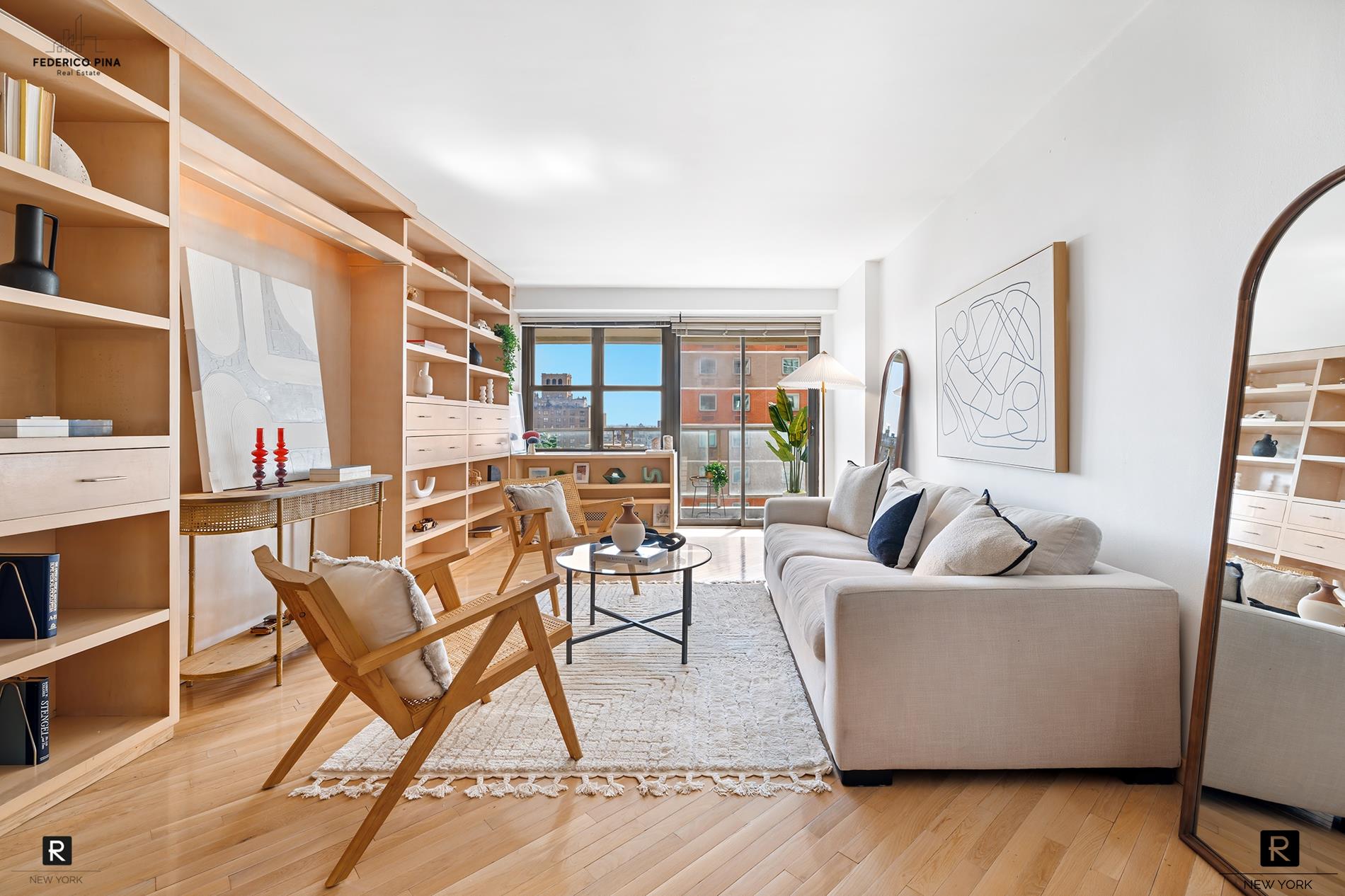 #13 photo, 115 E 9th Street, マンハッタン Greenwich Village , NY 10003