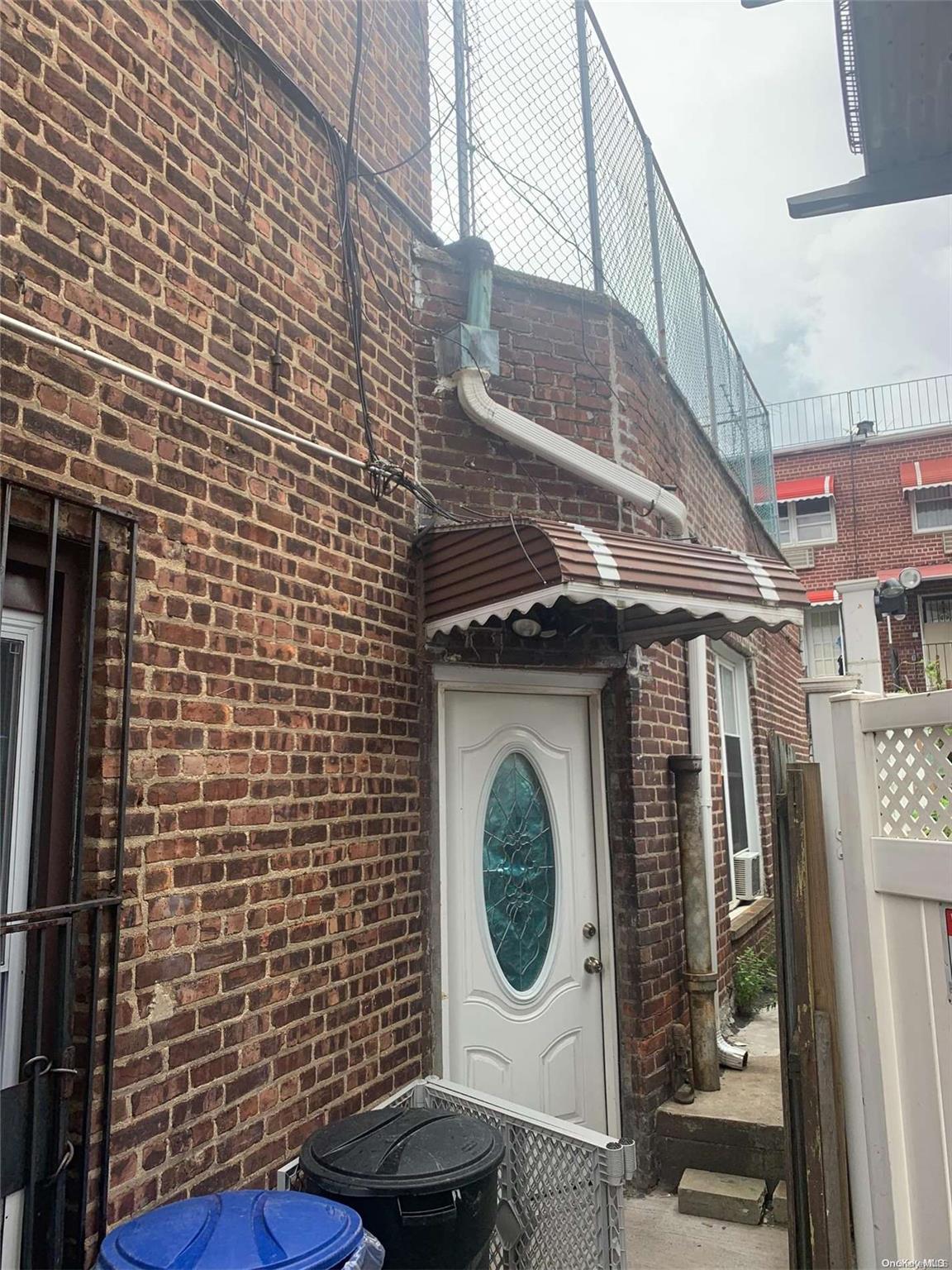 #8 photo, 110-62 Corona Avenue, クイーンズ区 Corona , NY 11368