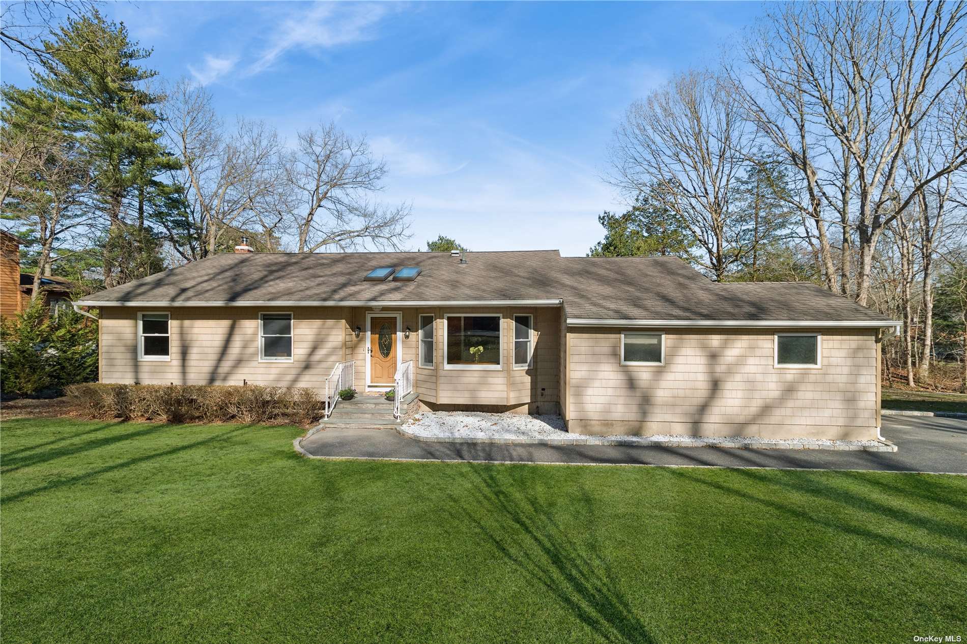 #1 photo, 7 Cleveland Place, Smithtown , NY 11787