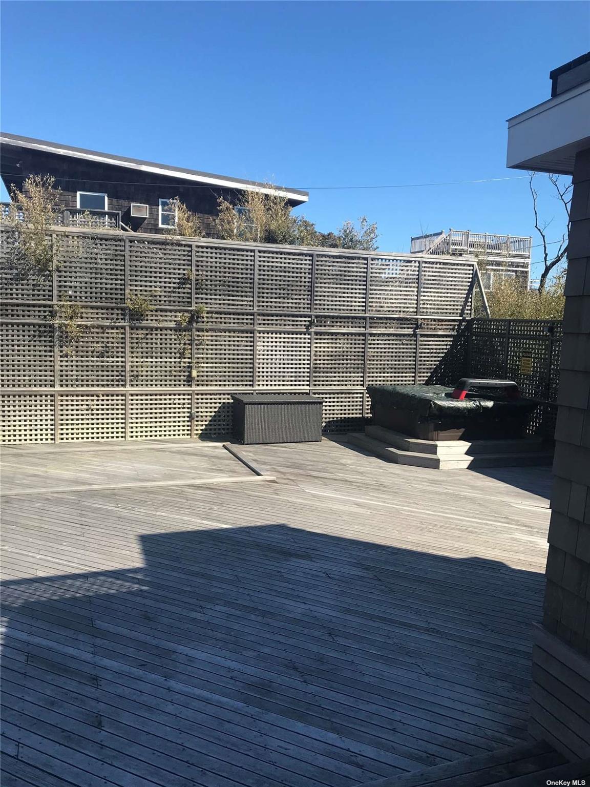 #10 photo, 16 Crescent, Seaview , NY 11770