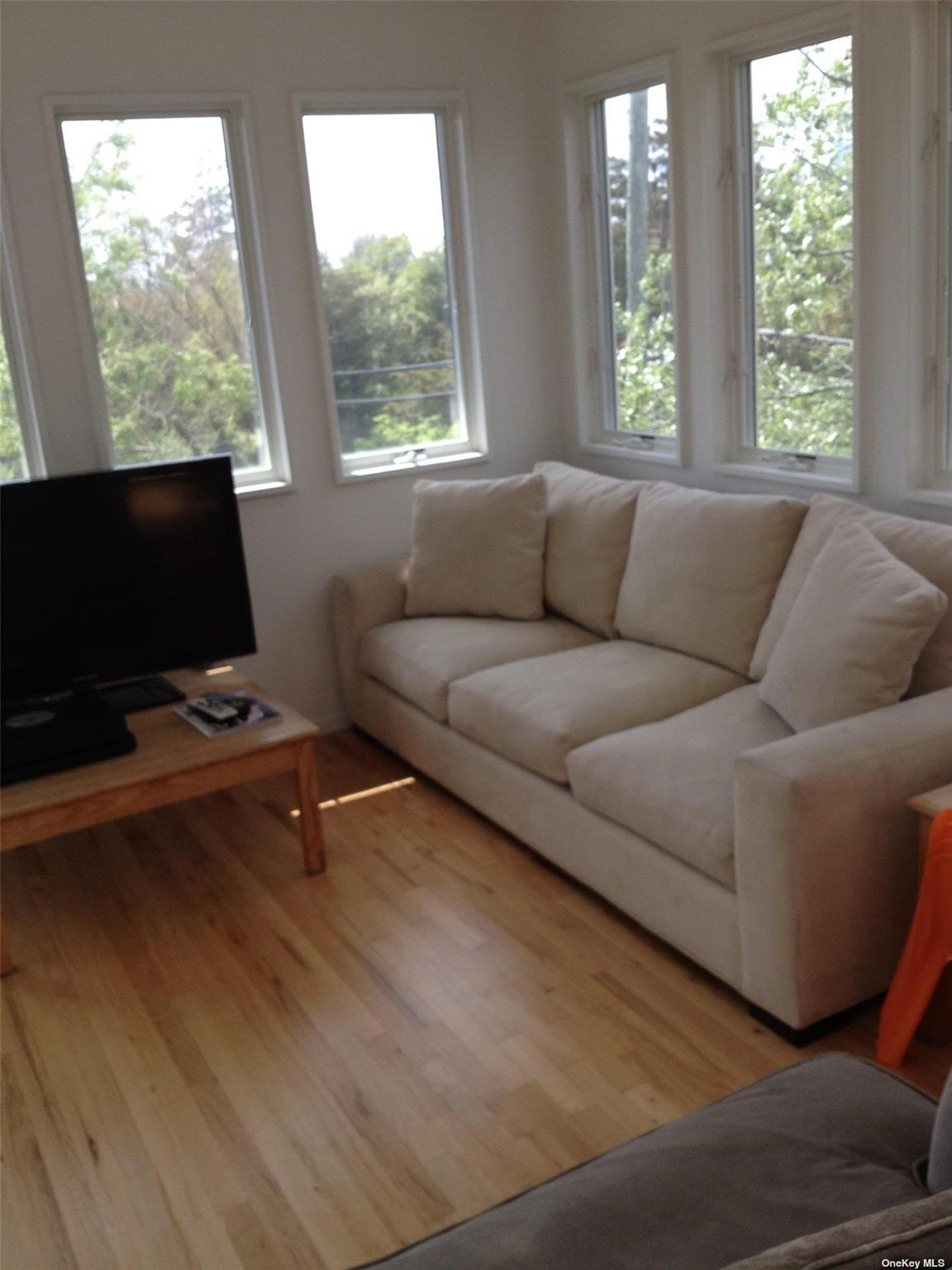 #10 photo, 42 Evergreen, Seaview , NY 11770