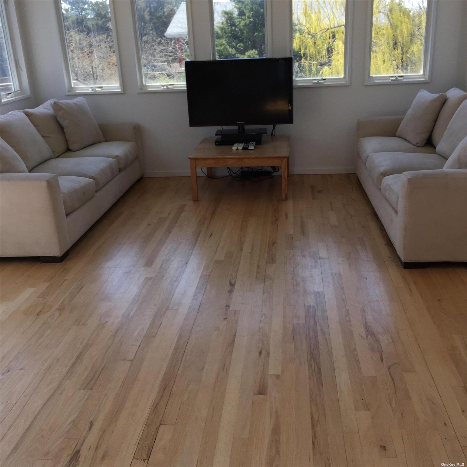 #11 photo, 42 Evergreen, Seaview , NY 11770