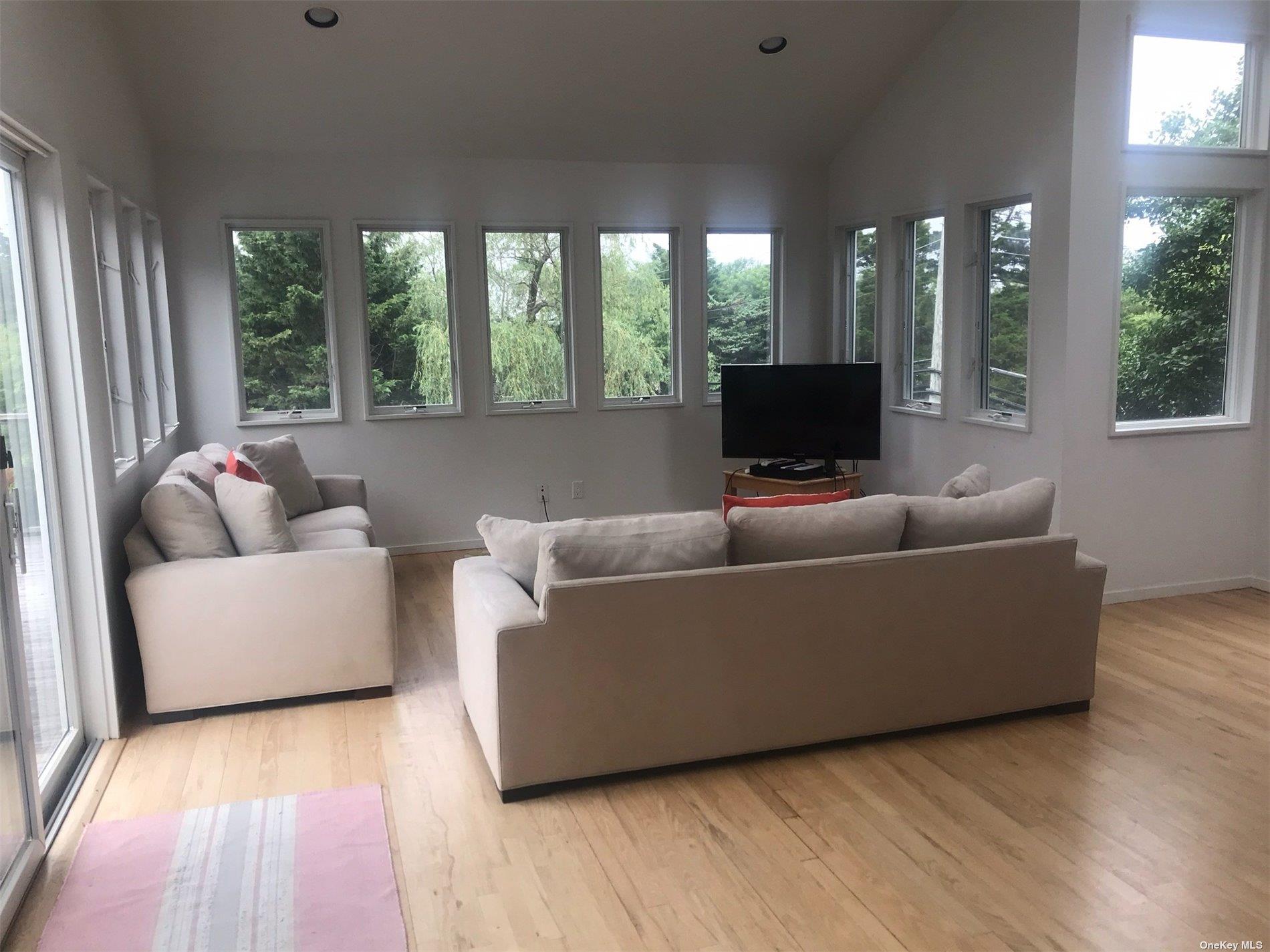 #12 photo, 42 Evergreen, Seaview , NY 11770