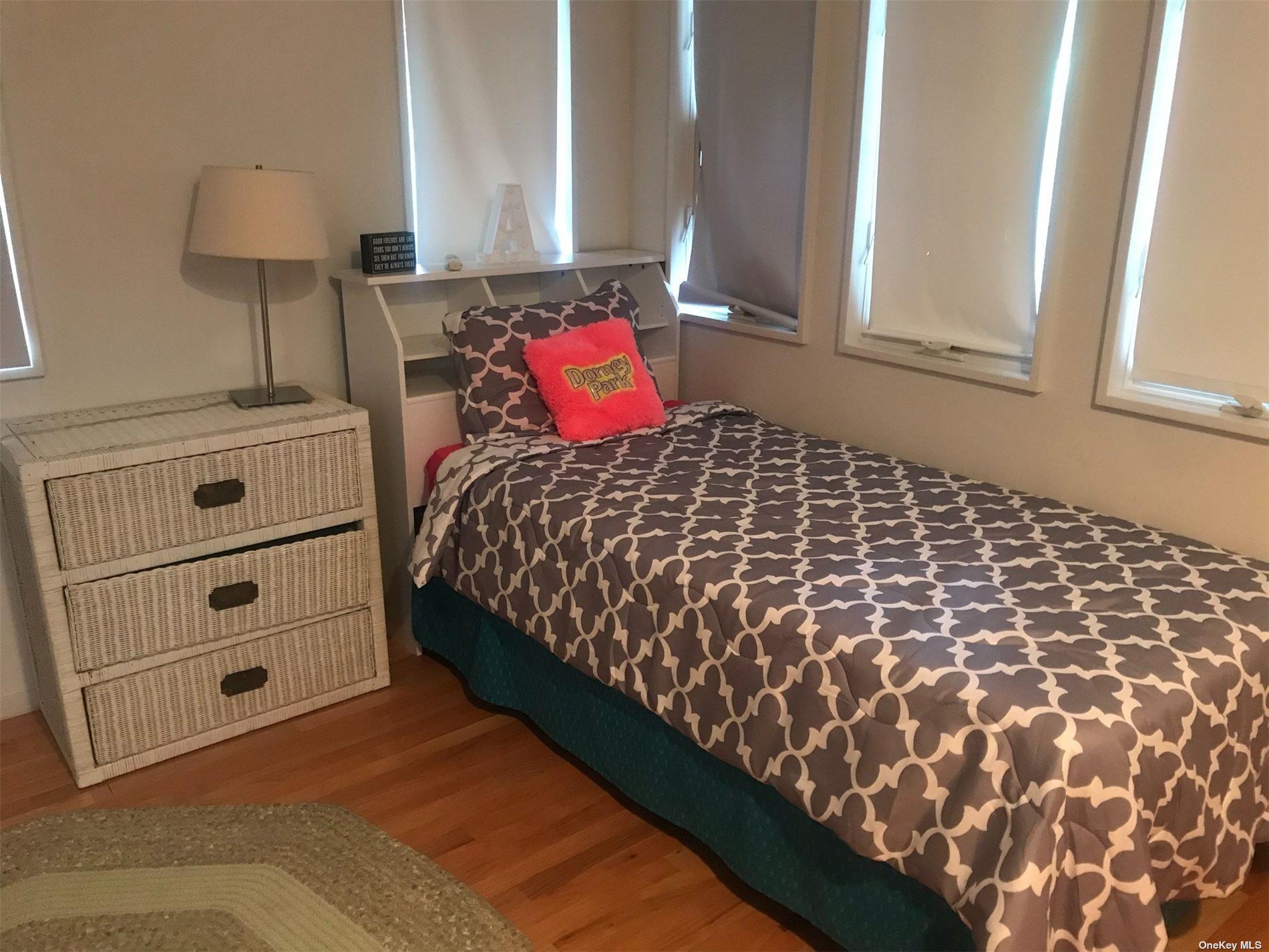 #15 photo, 42 Evergreen, Seaview , NY 11770