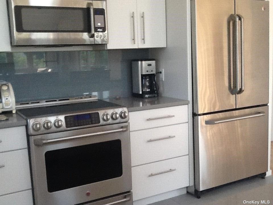 #2 photo, 42 Evergreen, Seaview , NY 11770