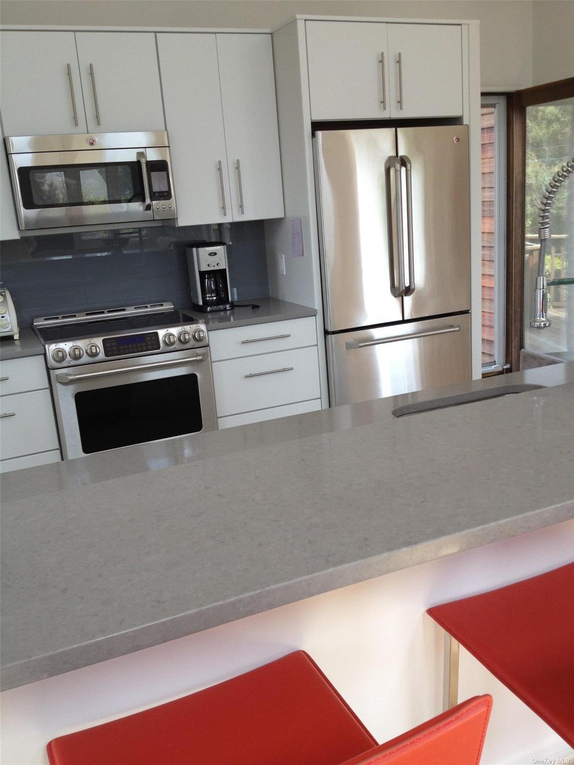 #4 photo, 42 Evergreen, Seaview , NY 11770