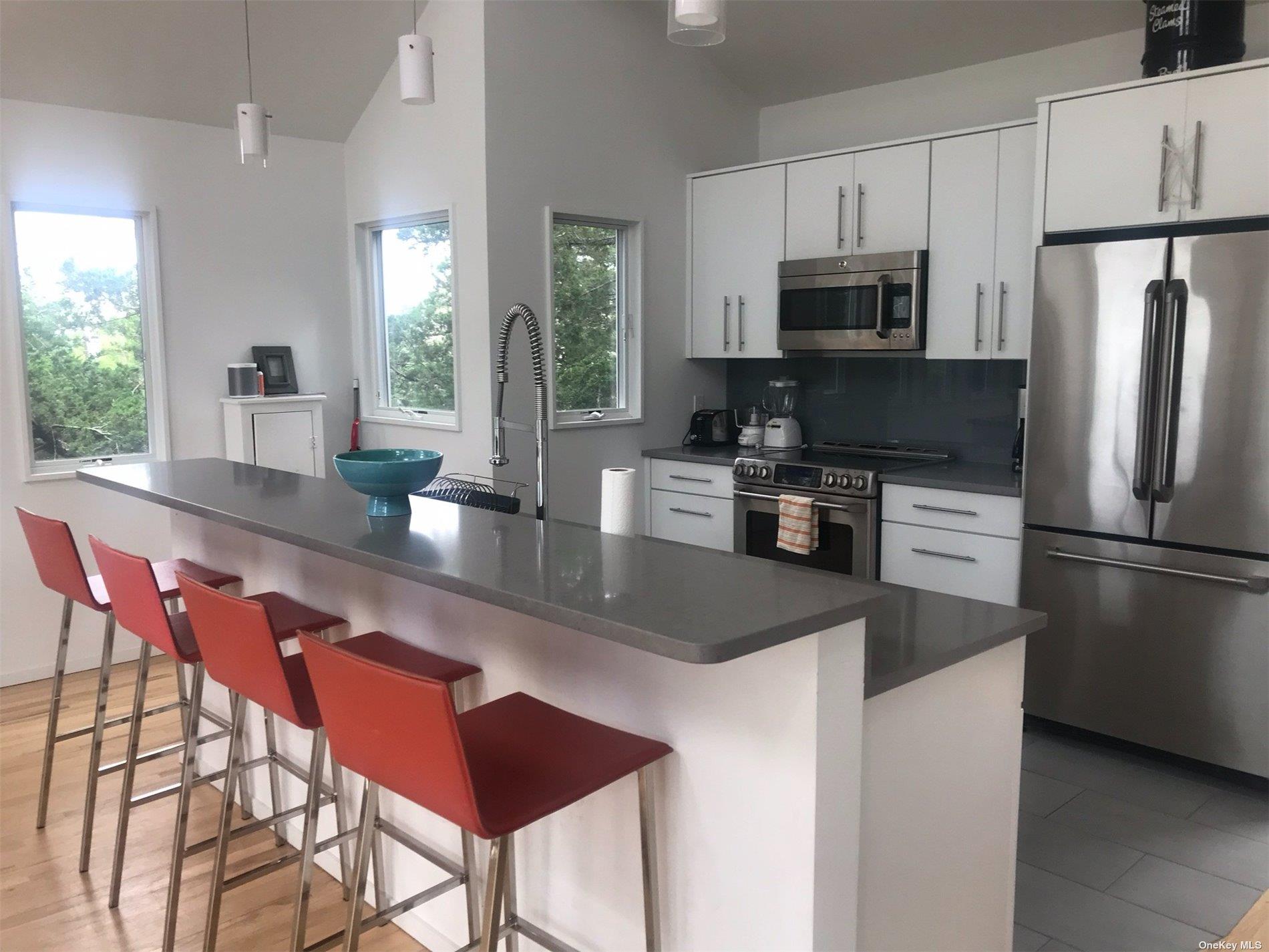 #6 photo, 42 Evergreen, Seaview , NY 11770