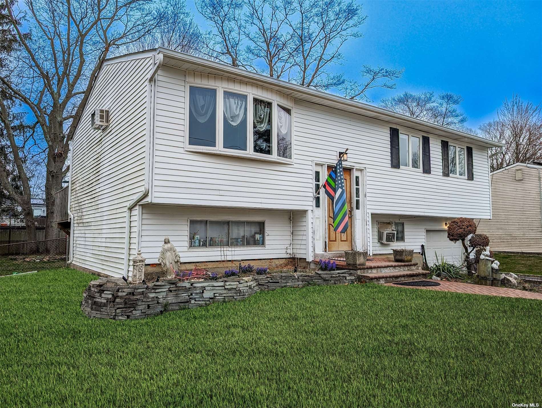 #1 photo, 31 Nostrand Avenue, سوفولك Selden , NY 11784