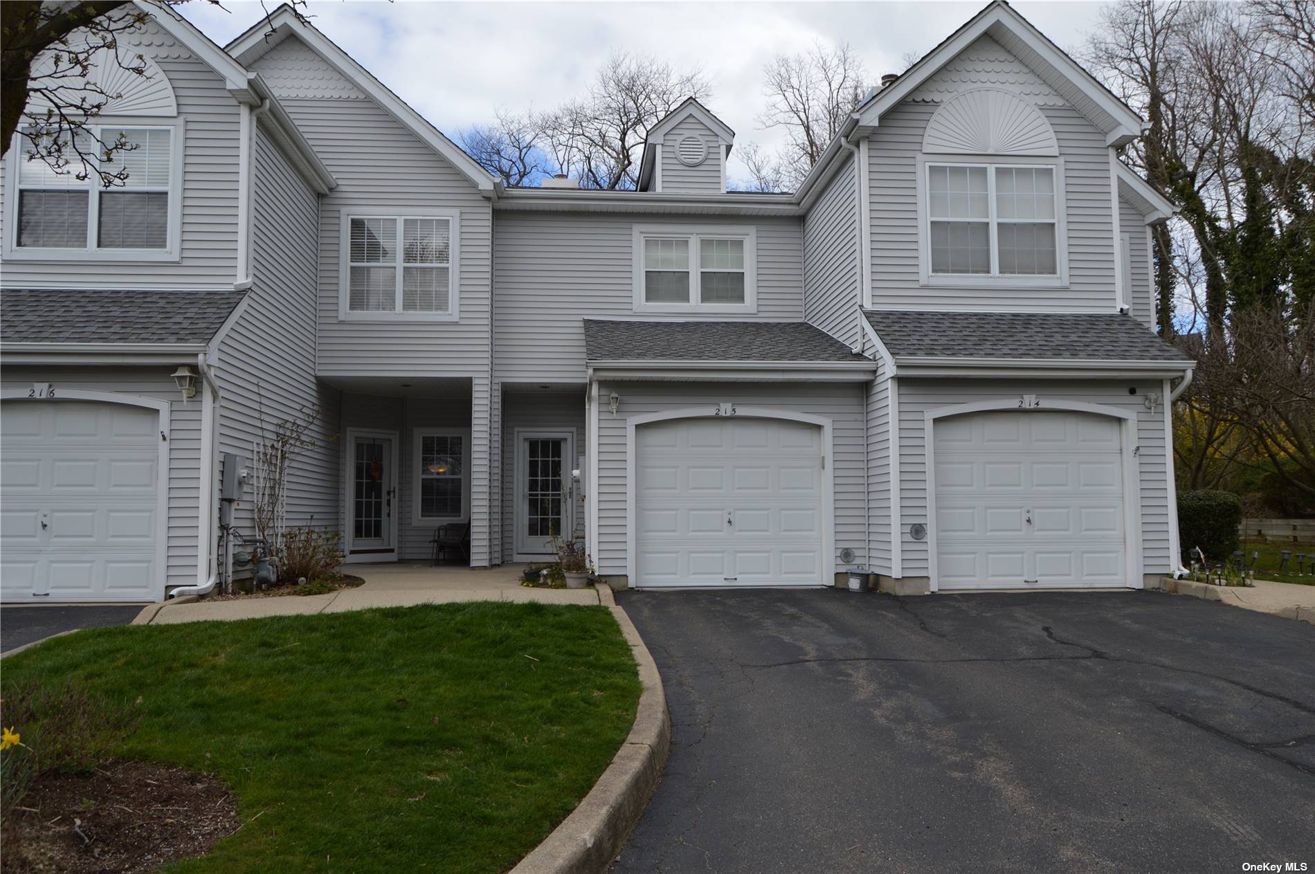 #1 photo, 215 Windward, Port Jefferson , NY 11777