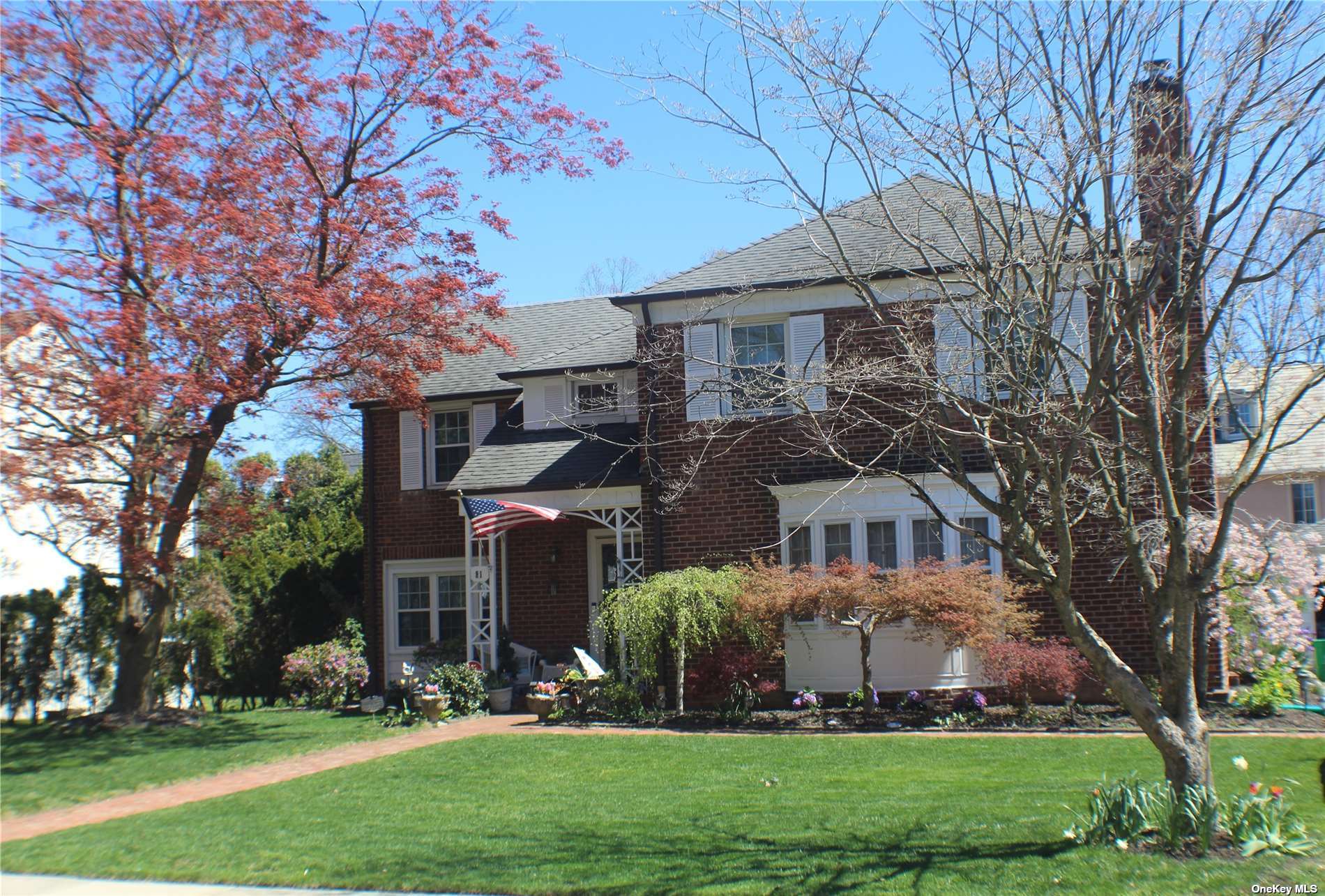 #1 photo, 81 Wellington Road, ناسو Garden City , NY 11530