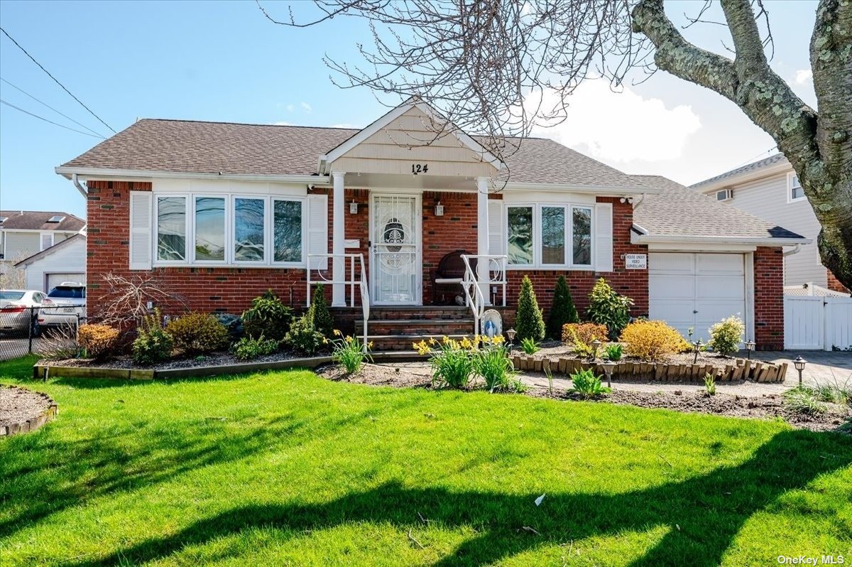 #1 photo, 124 Bellevue Avenue, Oceanside , NY 11572