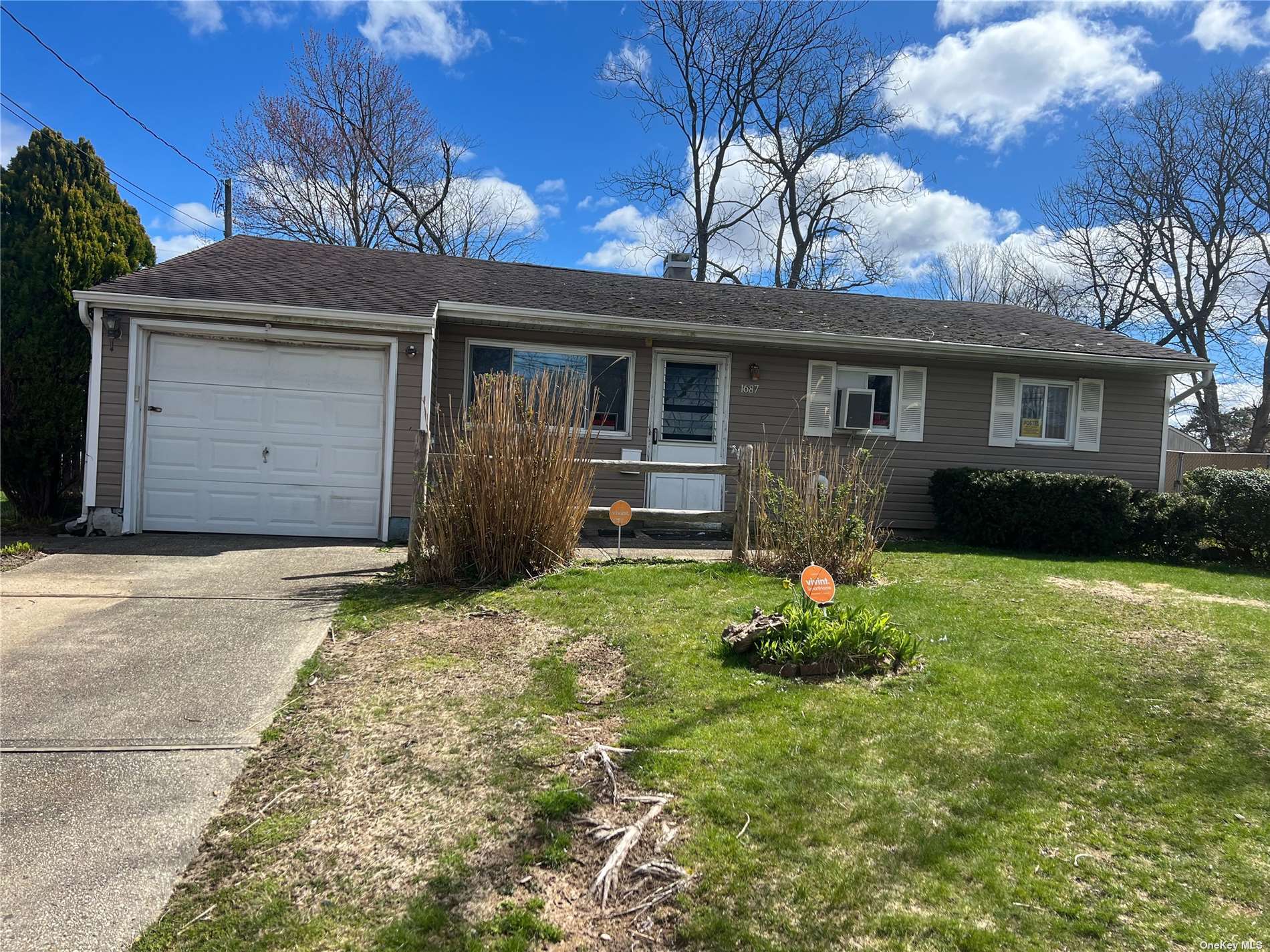 #1 photo, 1687 Central Boulevard, Bay Shore , NY 11706