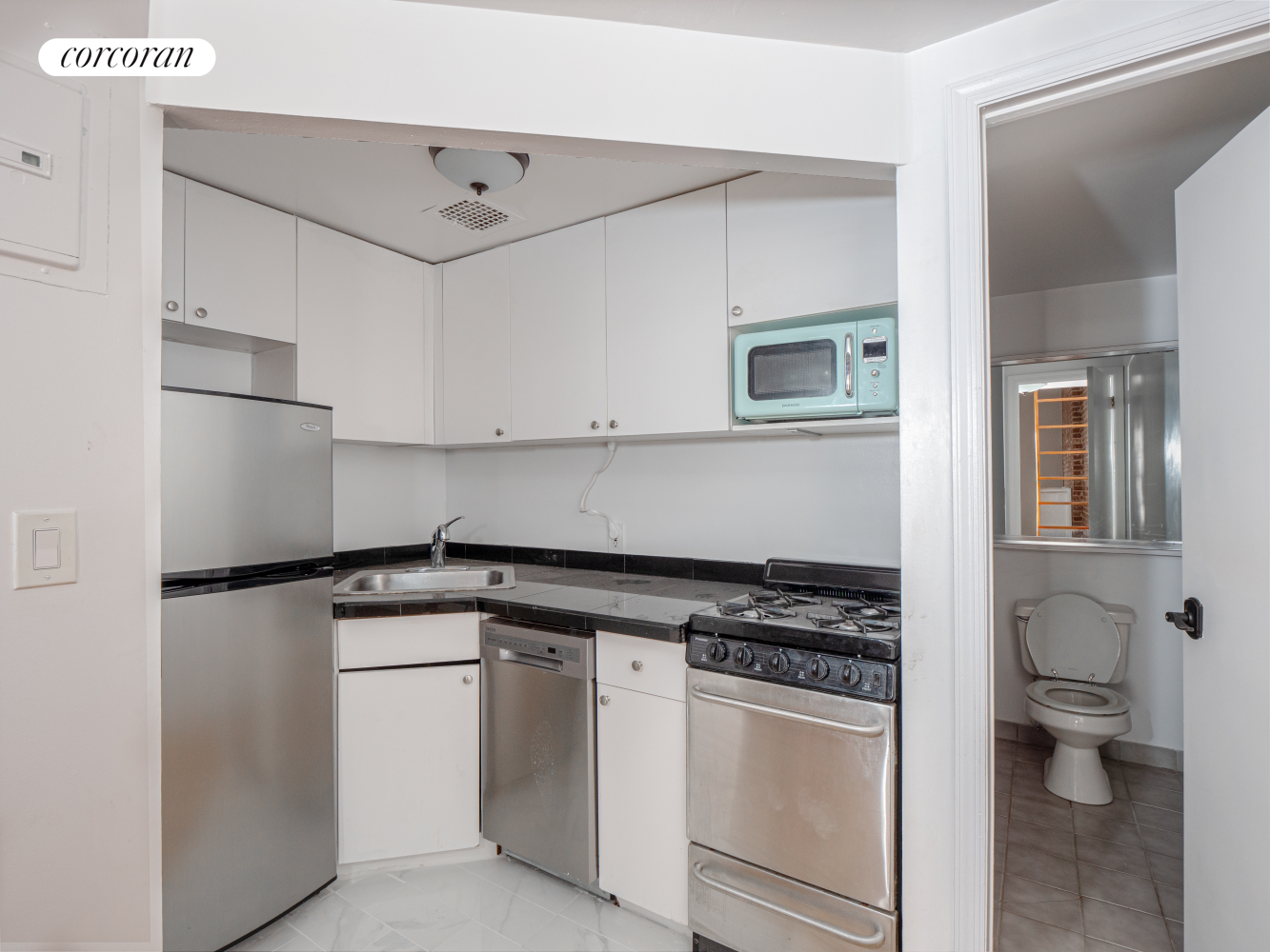 #20 photo, 54 W 71ST Street, Lincoln Square , NY 10023