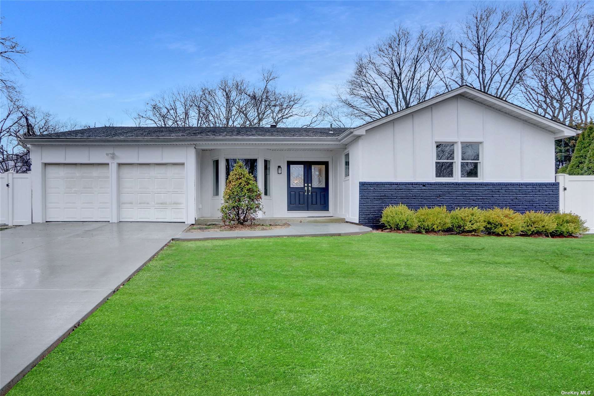 #1 photo, 5 Greenpine Court, Dix Hills , NY 11746