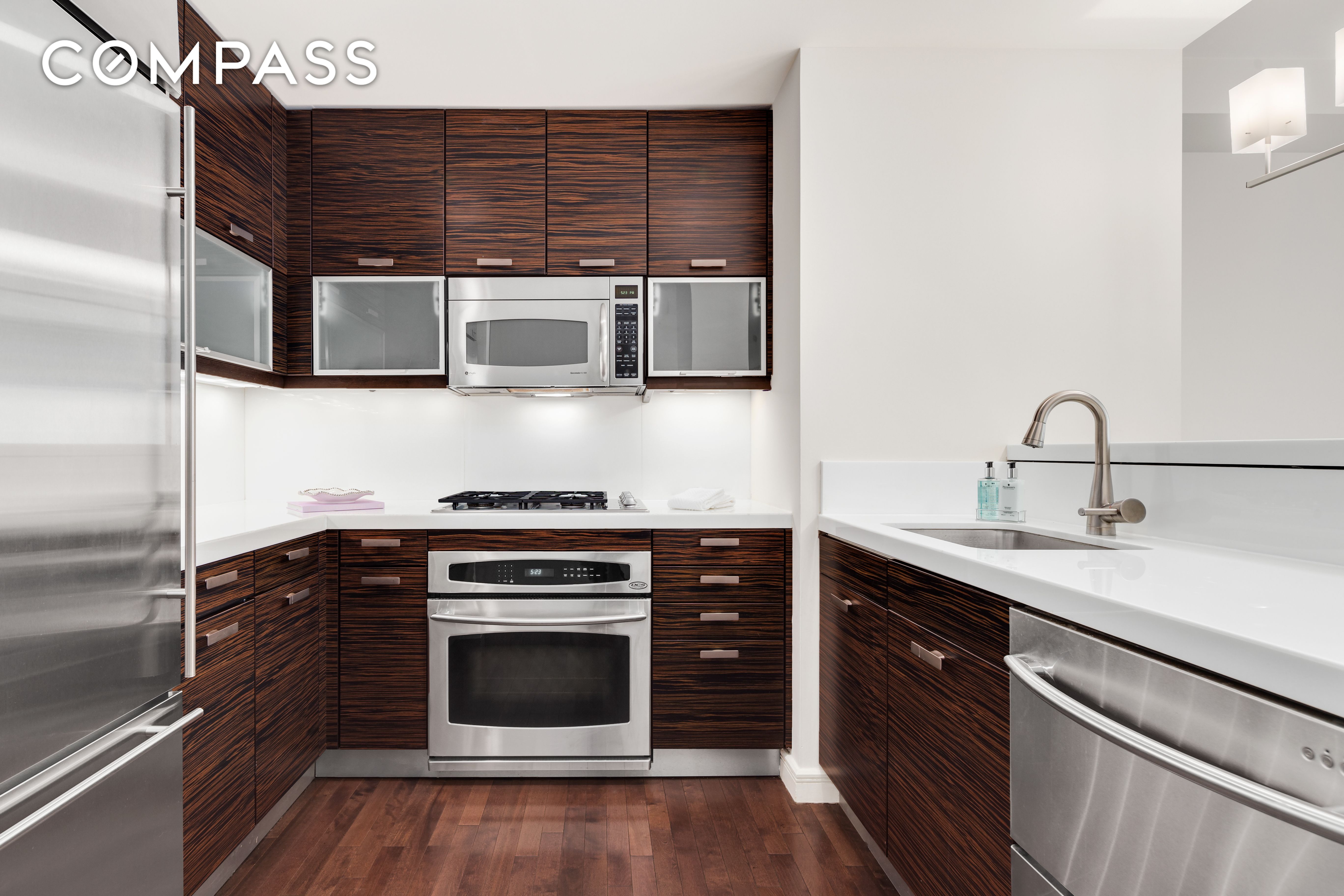 #1 photo, 225 E 34th Street, Murray Hill , NY 10016