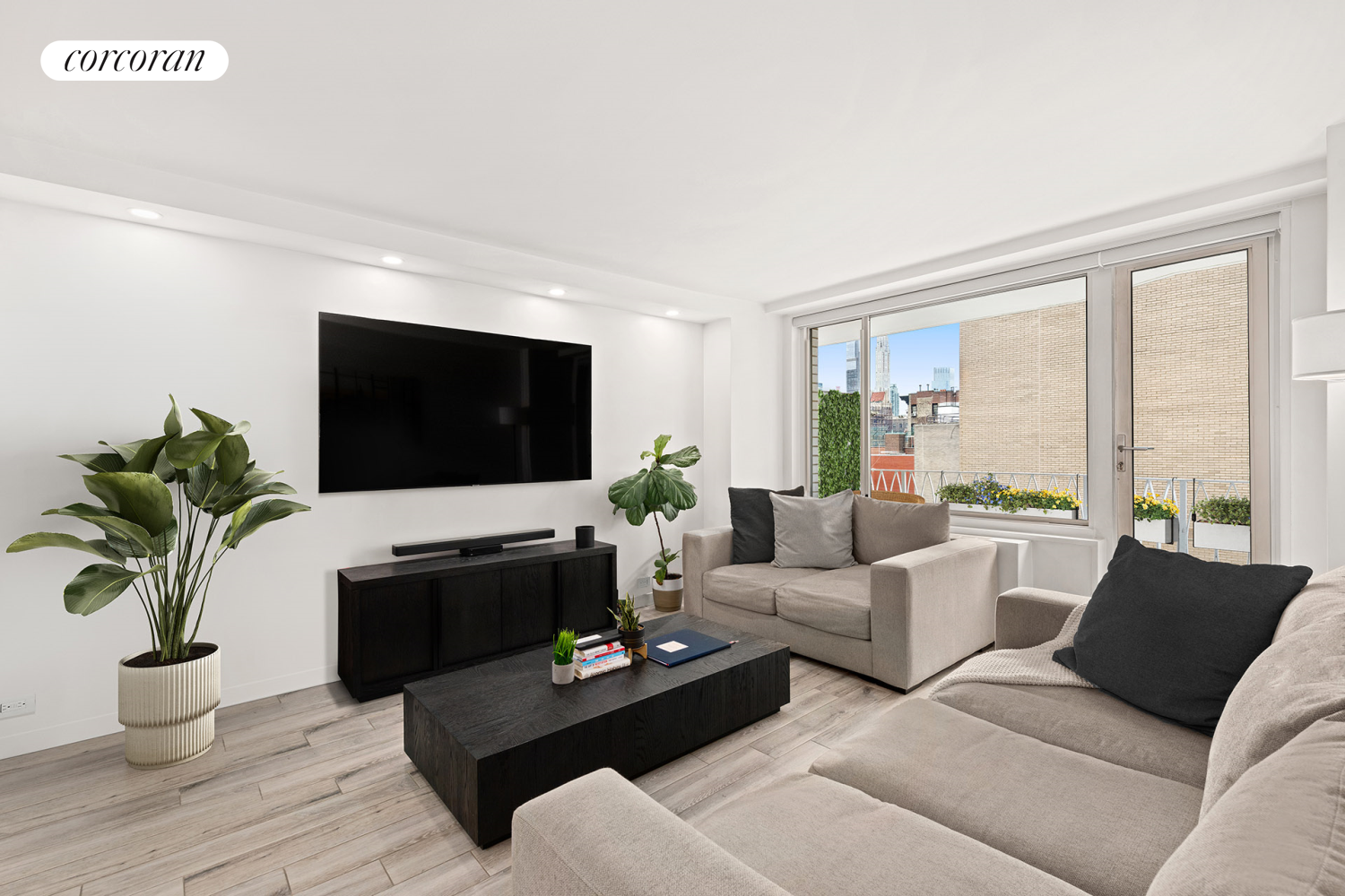 #1 photo, 1160 Third Avenue 10D, Lenox Hill , NY 10065