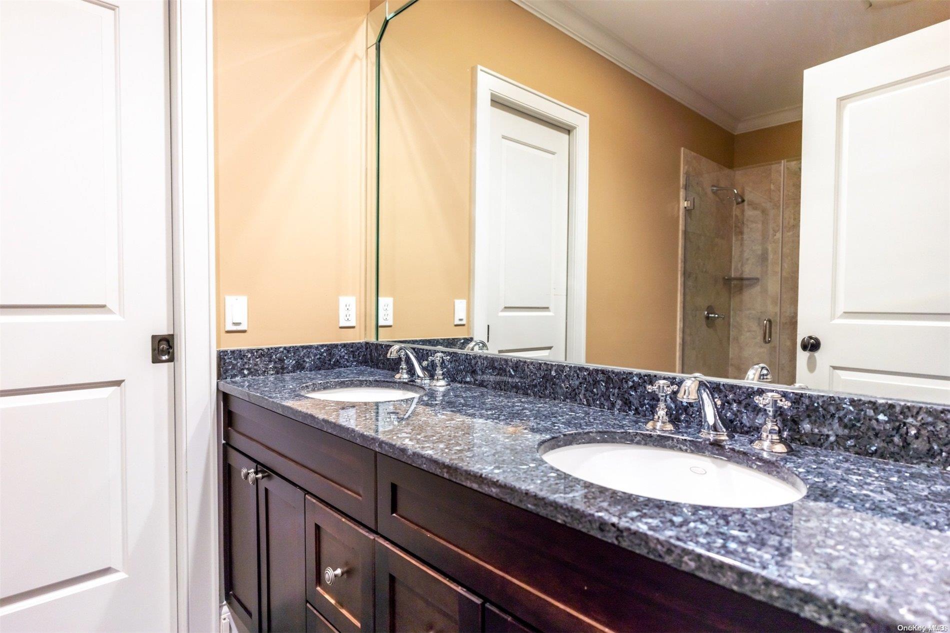 #13 photo, 11 Cowhill Lane, サフォーク郡 Wainscott , NY 11975