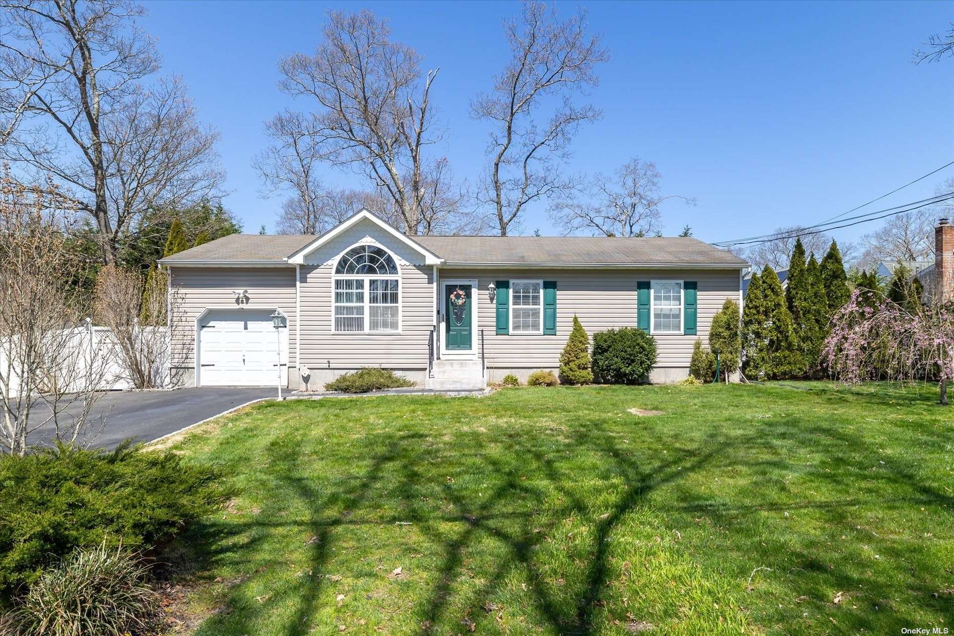 #1 photo, 169 Hampton Avenue, Mastic , NY 11950