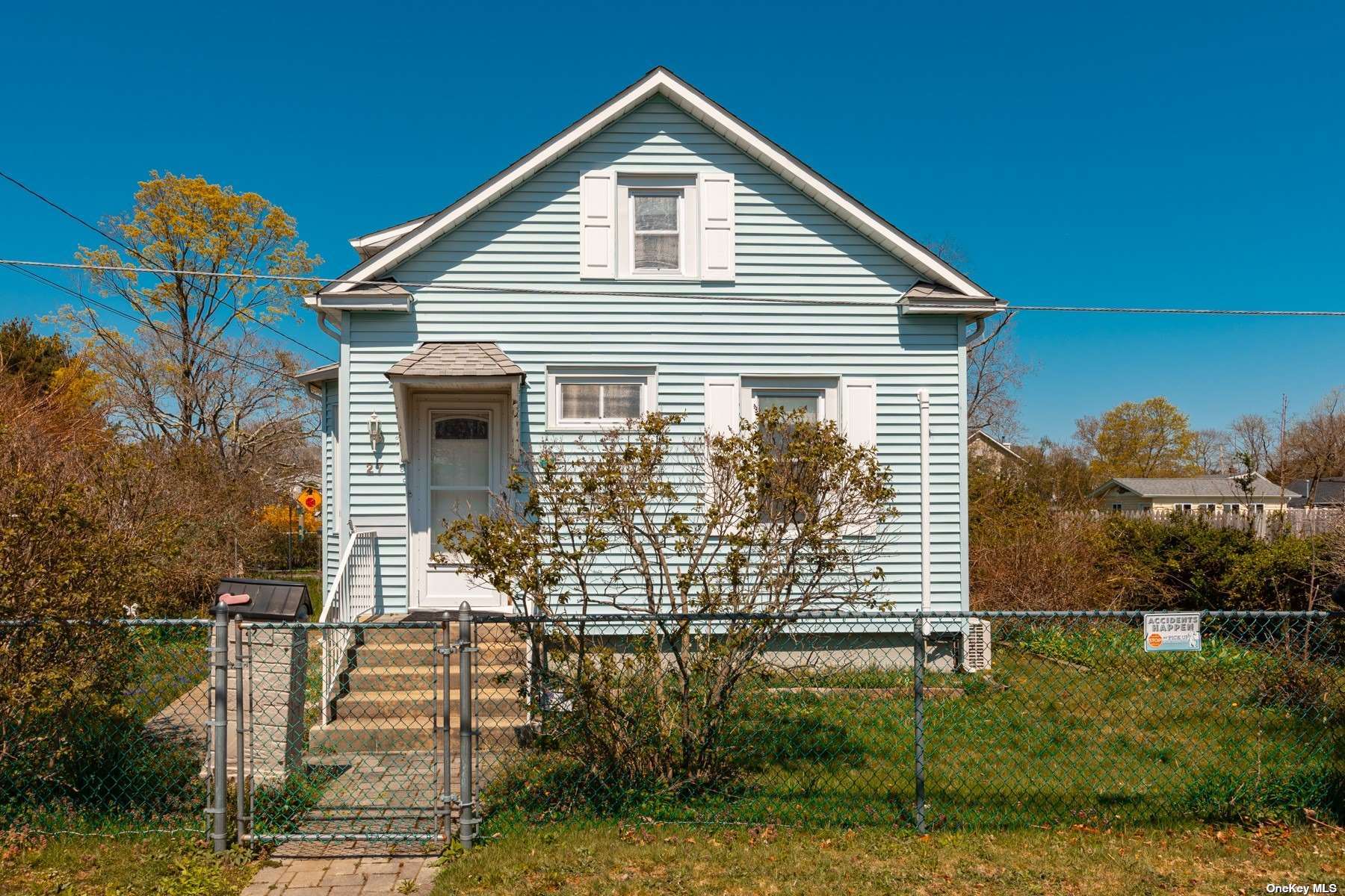 #1 photo, 27 Lincoln Avenue, サフォーク郡 Islip Terrace , NY 11752