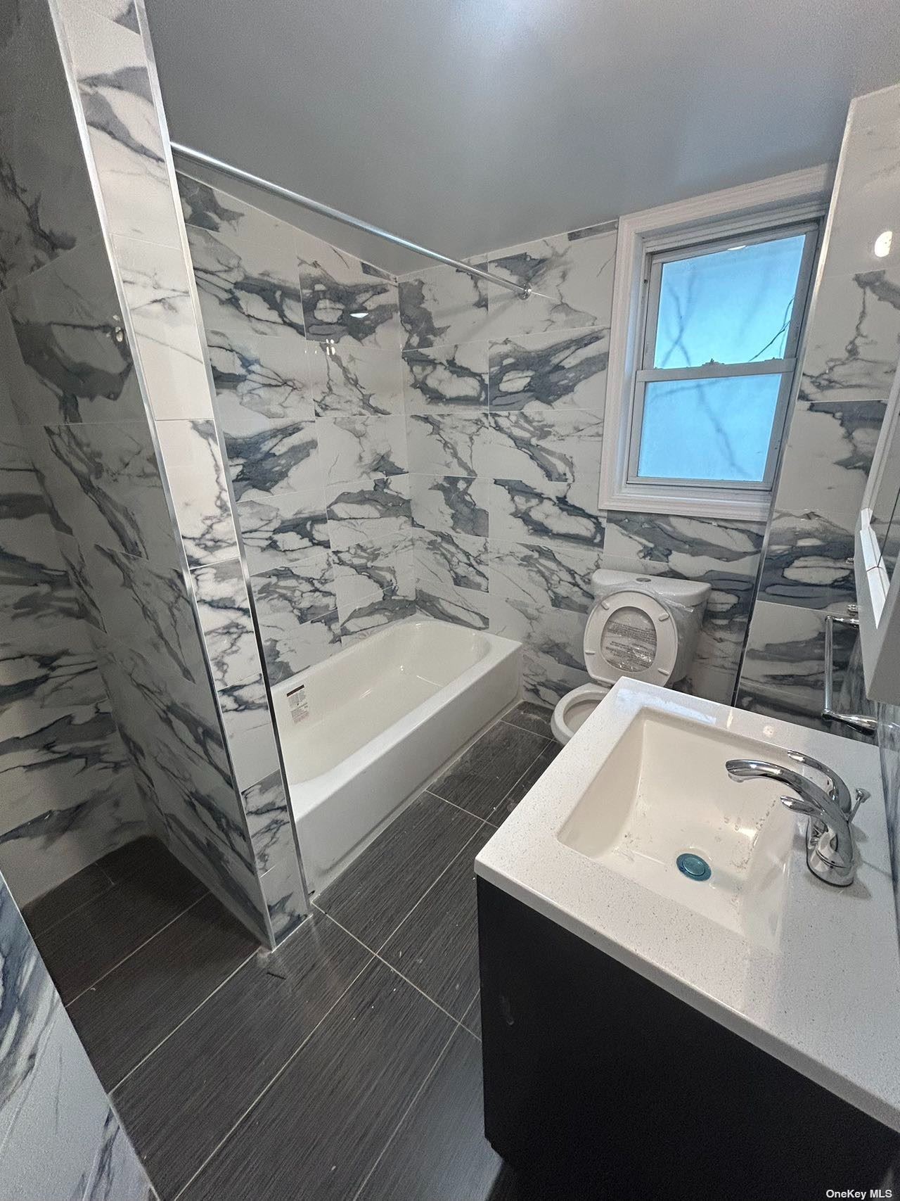 #1 photo, 40-54 61st Street, クイーンズ区 Woodside , NY 11377