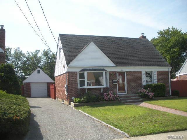 #1 photo, 1067 North Drive, North Merrick , NY 11566