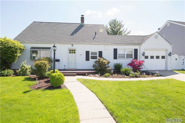 #1 photo, 39 Oaktree Lane, Levittown , NY 11756