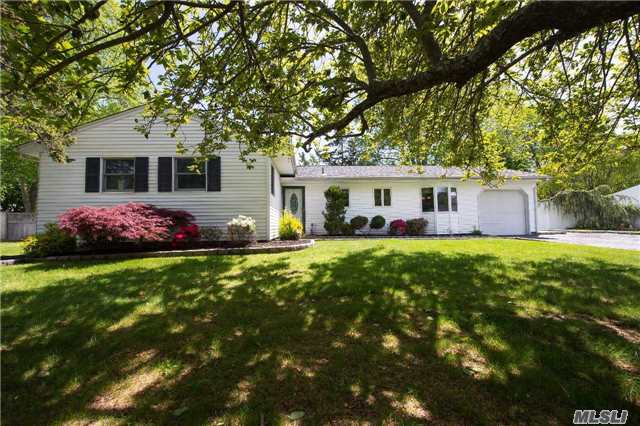 #1 photo, 15 Evelyn Road, 롱 아일랜드 Port Jefferson Station , NY 11776