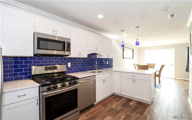 #1 photo, 70 Thomas Lane, Setauket , NY 11733