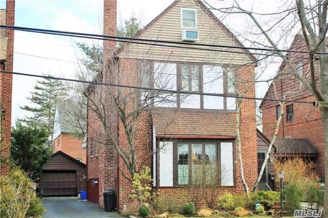 #1 photo, 155 Amherst Road, ナッソー郡 Valley Stream , NY 11581