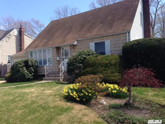 #1 photo, 3770 New York Avenue, ナッソー郡 Seaford , NY 11783