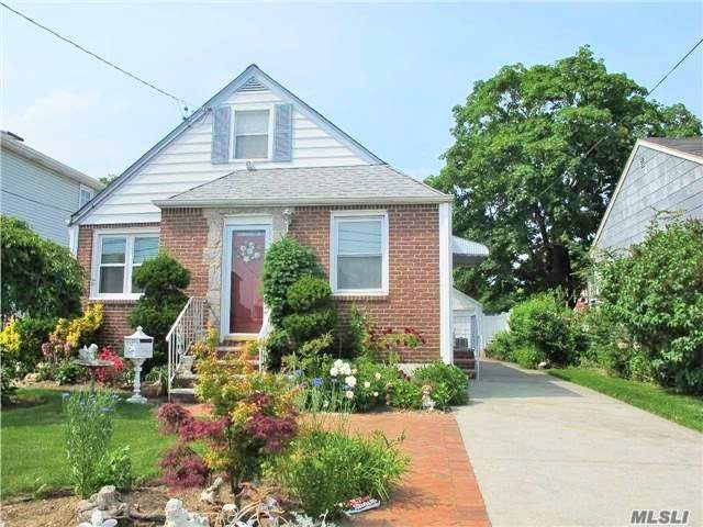 #1 photo, 16 Davis Street, ناسو East Rockaway , NY 11518