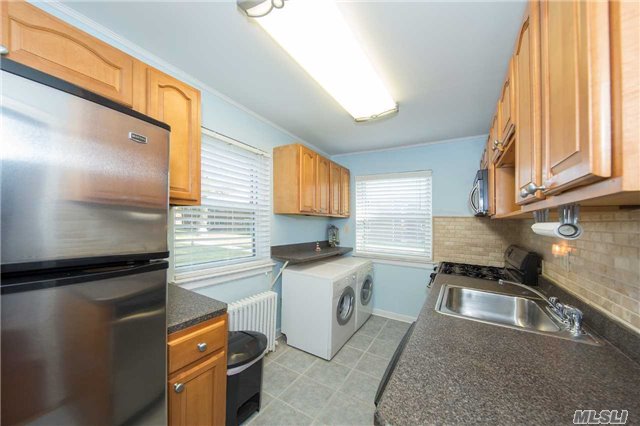 #1 photo, 260-15 Union Turnpike, Glen Oaks , NY 11004