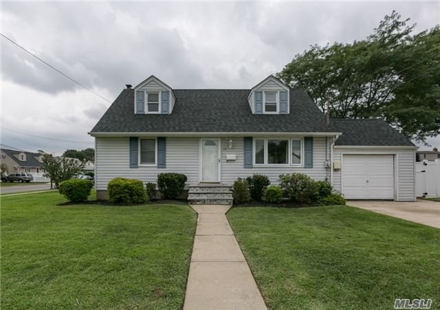 #1 photo, 12 Elsie Lane, Farmingdale , NY 11735