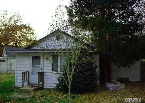 #1 photo, 157 Patchogue Avenue, サフォーク郡 Mastic , NY 11950