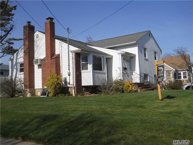 #1 photo, 2501 Hughes Street, ナッソー郡 Bellmore , NY 11710