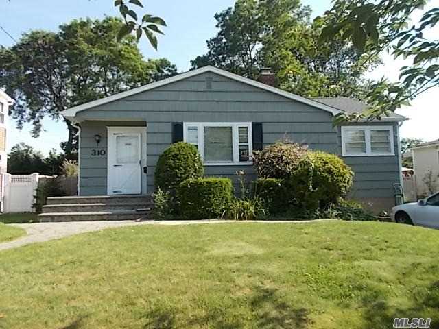 #1 photo, 310 N Albany Avenue, ナッソー郡 Massapequa , NY 11758