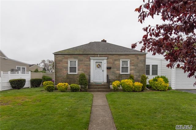 #1 photo, 47 Walnut Ave East, Farmingdale , NY 11735