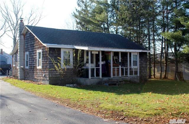 #1 photo, 1035 Parkway Street, Riverhead , NY 11901