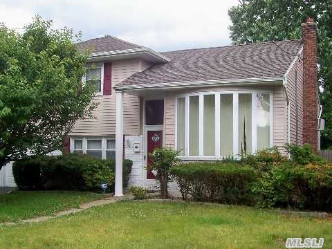 #1 photo, 884 Beckman Drive, ナッソー郡 North Bellmore , NY 11710