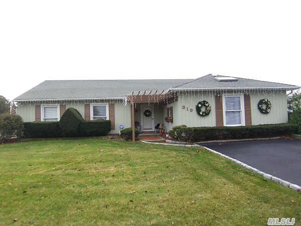 #1 photo, 319 S Lagoon Drive, Copiague , NY 11726